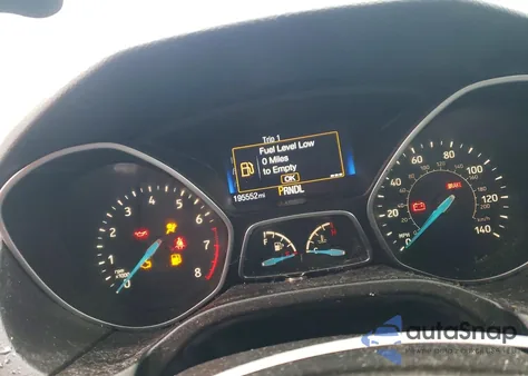 2017 Ford Focus S z USA, uszkodzony, nr VIN 1FADP3E26HL224284